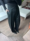 Yüksek Bel Siyah Pileli Pantolon