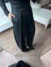 Yüksek Bel Siyah Pileli Pantolon