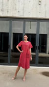 FİLE CEPLİ TAŞ BASKILI ELBİSE NAR ÇİÇEĞİ 