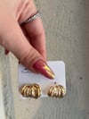 6 Halka görünümlü Gold Çelik Küpe
