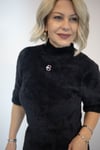 0221 DİK YAKA ANGORA KISA KOLLU ELBİSE