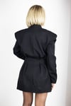 2075 HAKİM YAKA, BEL DRAPELİ, ETEKLİ BLAZER TAKIM