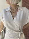 654 KRUVAZE YAKA, BAĞLAMA DETAY, ŞORTLU TULUM