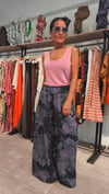 Lacivert Batik Gül Desenli Keten Pantolon