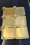 Yaren Style6'lı Lüx Taşlı Papatya Çiçek Aksesuarlı Gold Renk Sunum Tepsisi | Dekoratif Söz, Kahve, Çay, Tepsisi6'lı Lüx Taşlı Papatya Çiçek Aksesuarlı Gold Renk Sunum Tepsisi | Dekoratif Söz, Kahve, Çay, Tepsisi