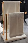 Yaren StyleBanyo dekorasyonunu tamamlayacak şık ve dayanıklı paslanmaz dekoratif havlu & peçete standları yarenstyle.com'da! Mermer ayaklı metal banyo el havluluk kağıt havluluk standı ile banyonuza zarif bir dokunuş katın.Mermer Ayaklı Metal Banyo El Havluluk Kağıt Havluluk Standı