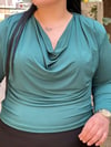 DEGAJE YAKA YEŞİL BLUZ 