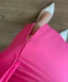 PEMBE BÜZGÜLÜ ELBİSE 
