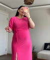 PEMBE BÜZGÜLÜ ELBİSE 