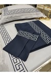 Versace Modeli Nakış Işlemeli Pike Ve Nevresim Setimiz 7 Parçadan Oluşmaktadır