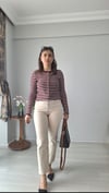 İNCE ŞERİTLİ HIRKA BORDO KREM