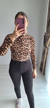 Leopar desenli yarim balıkçı yaka bluz