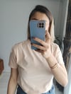 Omuz taşlı tişört krem