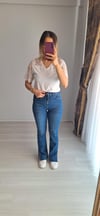 Paça yırtmaçlı jean