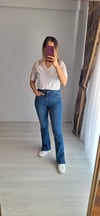 Paça yırtmaçlı jean