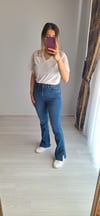 Paça yırtmaçlı jean
