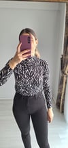 Zebra desenli bluz