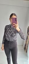 Zebra desenli bluz