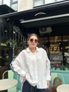 Şerit Detay Beyaz Gömlek