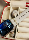 10704 Saat Charm