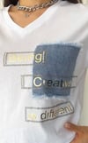 %100 Pamuk Cebi Kot ve İnci Detaylı Pamuk Tişört Slogan ve Varak Baskılı T-Shirt