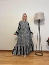 Lady Siyah Beyaz Desenli Viskon Elbise – Oversize Kesim Uzun Yazlık Elbise