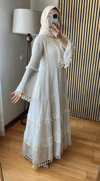 Lavin Bohem Gofre Keten Dantelli ve Aksesuarlı Elbise – Tesettür Uyumlu Doğal Şıklık