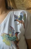 V Yaka %100 Pamuk Tişört Kuş Pul Payet İşlemeli T-Shirt