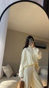 KREM RENGİ TRİKO DİK YAKA ÖRME İKİLİ TAKIM 