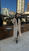 KRUVAZE YAKA  KEMERLİ CAMEL TRENÇKOT