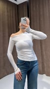 Marka Model Büzgü Detaylı Asimetrik Beyaz Bluz