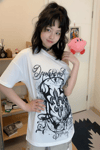 Beyaz Embrace The Chaos Gotik Y2K Kısa Kollu Off-Shoulder T-Shirt
