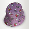 Lila Hello Kitty On The Way To School Kolaj Bucket Şapka