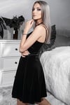 Siyah Dantel Yaka Fiyonklu Gotik Kadife Elbise