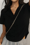 Siyah Oval Kesim V Polo Yaka Kısa Kollu Crop