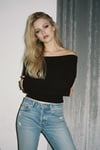 Yeni Siyah Şeritli Madonna Yaka Omuz Dekolteli Y2K Triko Uzun Kollu Crop