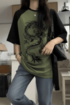 Yeşil Raglan Çin Mitolojisi Ejderha Baskılı Y2K Unisex T-Shirt