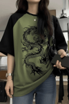 Yeşil Raglan Çin Mitolojisi Ejderha Baskılı Y2K Unisex T-Shirt