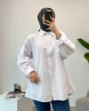 Belden Katlamalı Beyaz Gömlek