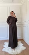 TAŞ DETAYLI UZUN ELBİSE KAHVERENGİ