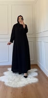 V YAKA DÜĞME DETAYLI ELBİSE SİYAH