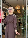 3325 OMUZ TAŞLI ELBİSE KAHVE