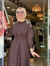 3325 OMUZ TAŞLI ELBİSE KAHVE