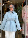 3379 KENDİNDEN ÇİZGİLİ GÖMLEK MAVİ