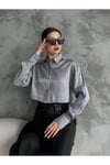 Kadın Parlak Simli Kısa Oversize Basic Parlak Saten Gömlek Yeni Sezon Crop Saten Gömlek