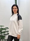 Beyaz Deri Zincir Detaylı Sweat