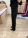 Siyah Pilesiz Kemerli Pantolon