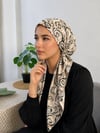 Yazgülü Boneli Eşarp Dalga Desenli Yeşil