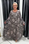 Selma Büyük Beden Çiçek Desenli Dökümlü Elbise