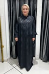 Selma Büyük Beden İnci Düğmeli Fırfır Detaylı İşlemeli Elbise